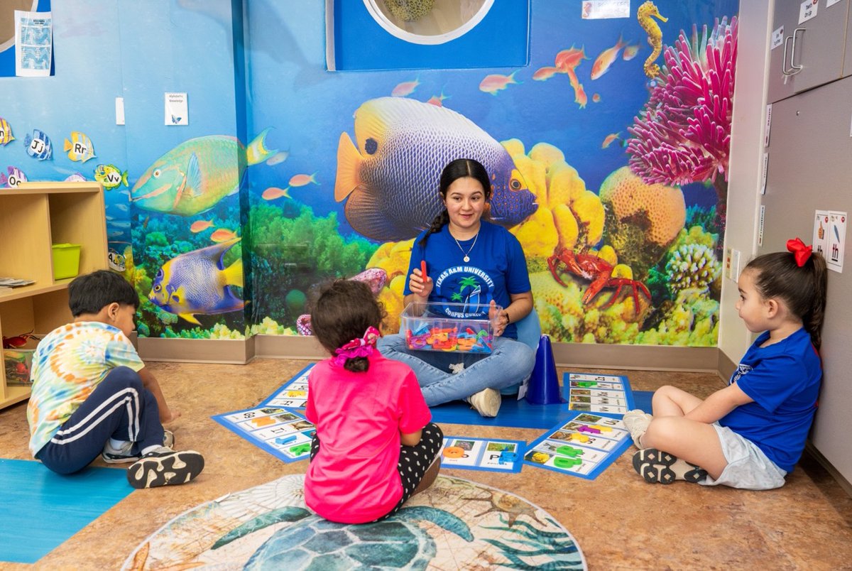 Islander_Alumni's tweet photo. Thank you Islander teachers! This week we celebrate the Islander educators bringing new knowledge &amp; experiences to students in classrooms, labs, &amp; beyond! ✏️💙 We're so proud of our #TAMUCC College of Education &amp; Human Development alumni! 🍎😁🤙 

#IslanderForever #teachers https://t.co/Ad0NZpIyU7