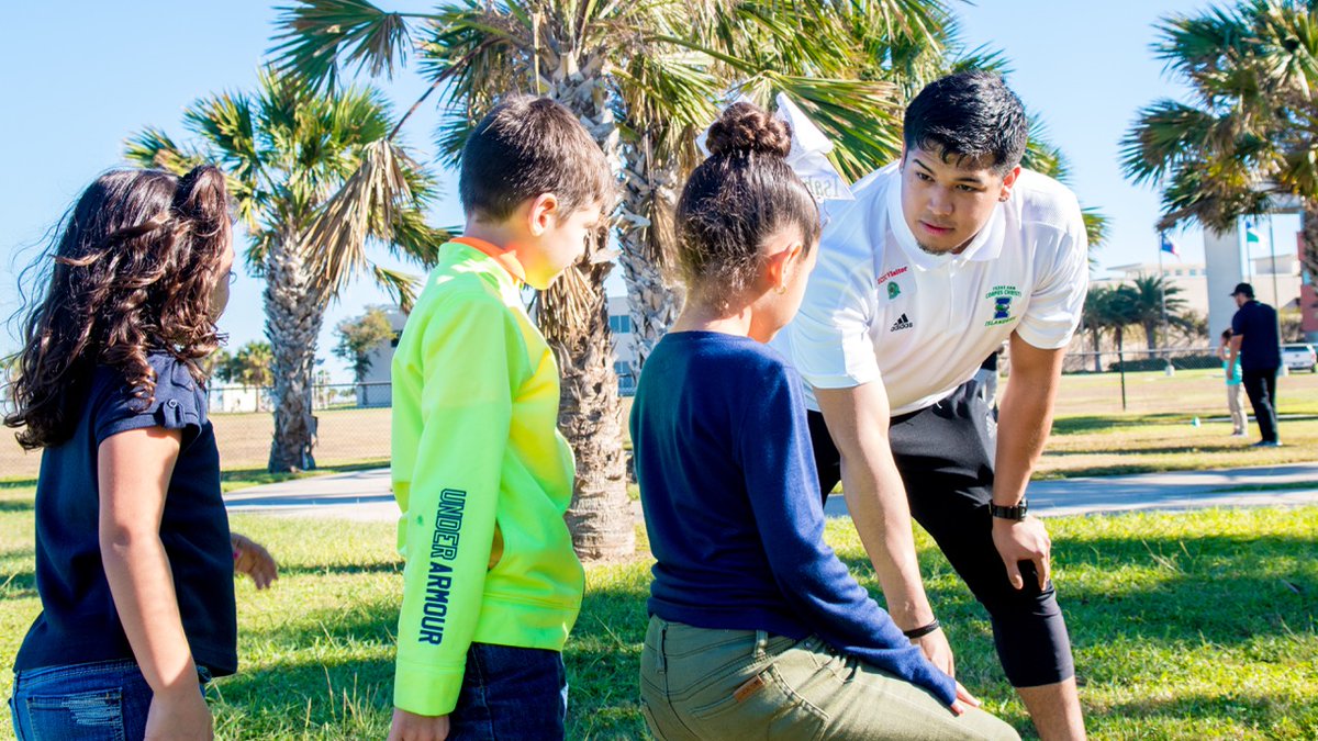 Islander_Alumni's tweet photo. Thank you Islander teachers! This week we celebrate the Islander educators bringing new knowledge &amp; experiences to students in classrooms, labs, &amp; beyond! ✏️💙 We're so proud of our #TAMUCC College of Education &amp; Human Development alumni! 🍎😁🤙 

#IslanderForever #teachers https://t.co/Ad0NZpIyU7