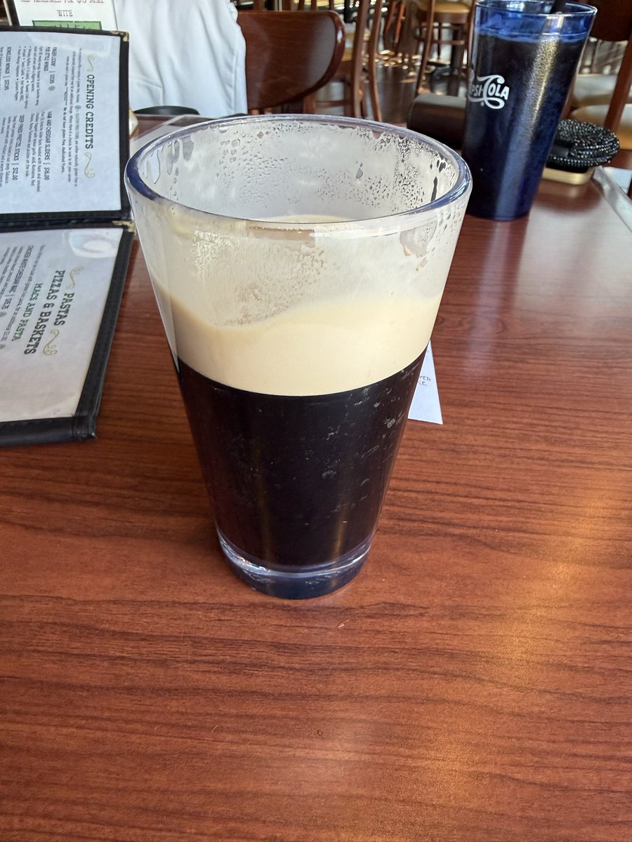 CDonovanCPA's tweet photo. Shrink this fucking bar for not having “Guinness” on the glass. Fuck it, imaginary G split. https://t.co/kJtQ3X3QHP