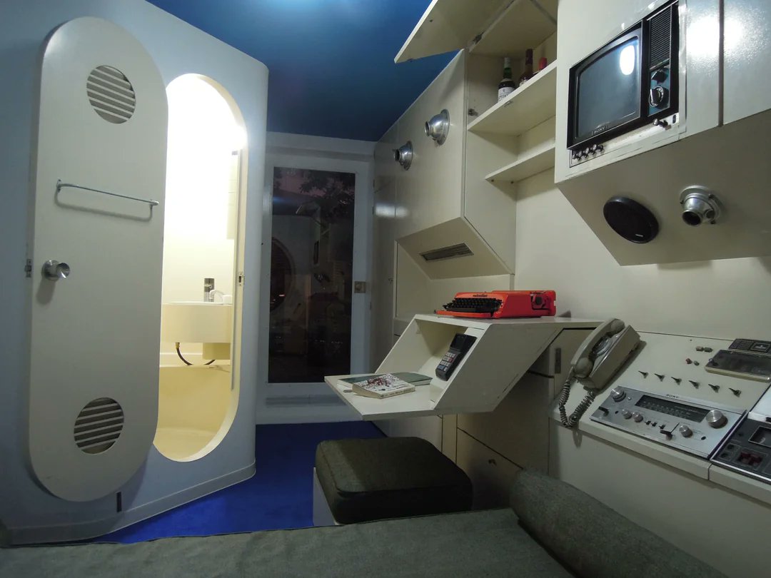 SciFiArchives's tweet photo. Capsule Apartment in the former Nakagin Capsule Tower https://t.co/c0t1wyyuPF