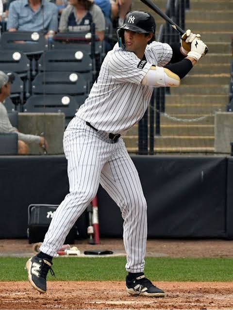 bolasystrikes's tweet photo. 🚨Hoy debuta Spencer Jones prospecto #6 de los Yankees de Nueva York. Outfielder de 6'7" y 240 libras nacido en Encinitas, CA. Mañana cumplirá 25 años.
Draft: 1ra Ronda (25 overall) - 2022
Poder élite y velocidad de élite para su tamaño. #bolasystrikes ⚾ https://t.co/3lkSxpGUOv