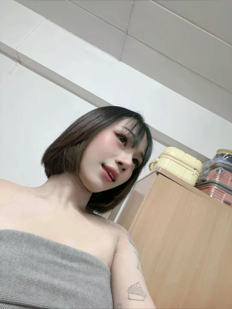 ศรีราชา สาวสอง tweet media
