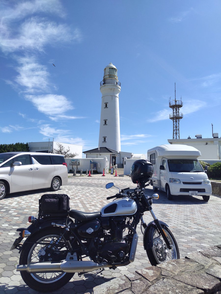 akucchama's tweet photo. 久しぶりに犬吠埼に来ました。
今日はツーリング日和！
#ベネリ
#インペリアーレ400 https://t.co/uCCfsgoiMe