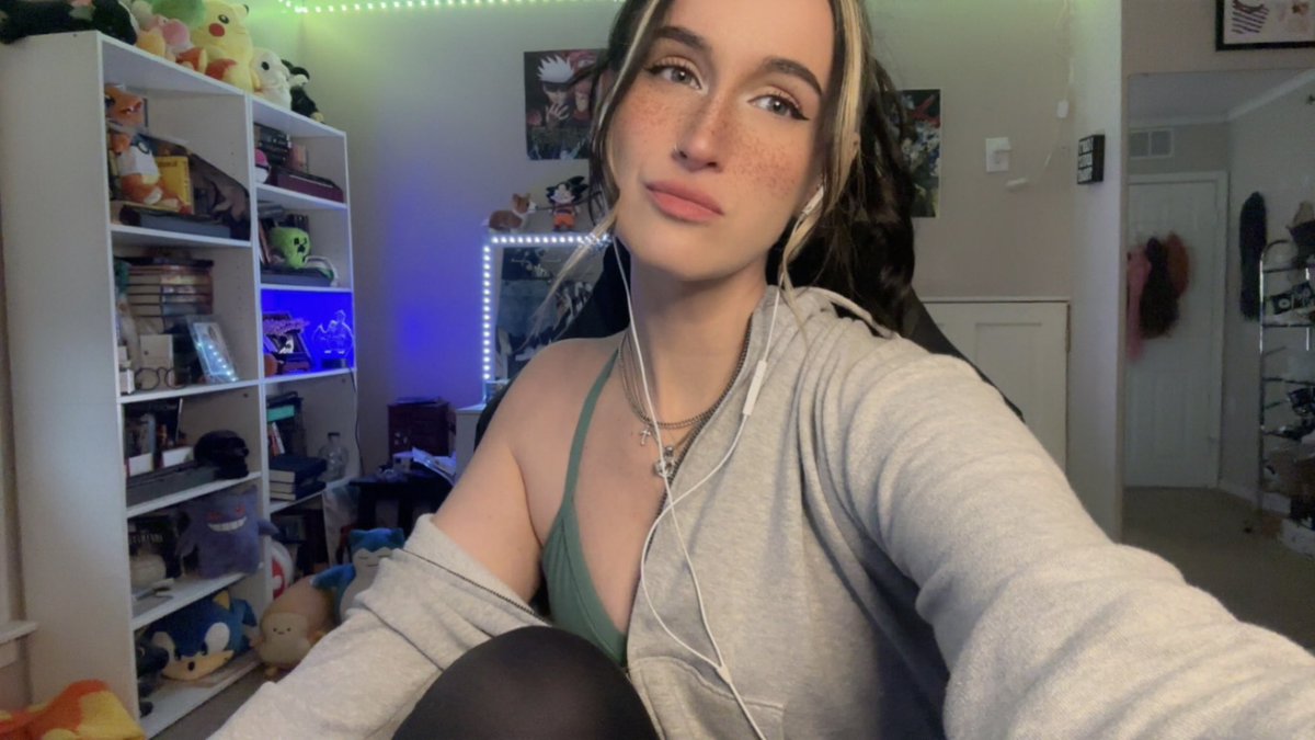 Meg tweet media