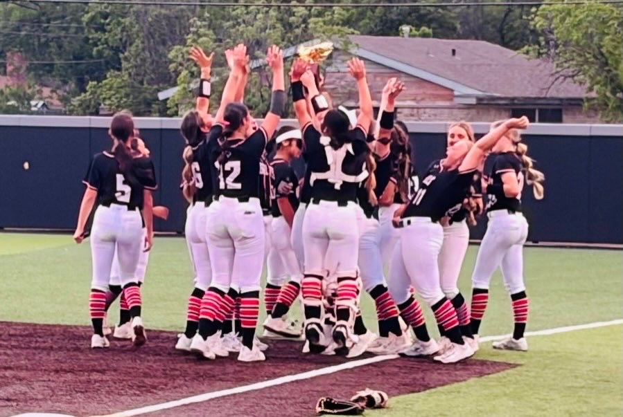 KimberPrentice's tweet photo. That’s a wrap for freshman year. Going into the third round of playoffs and making program history is something I’ll always be proud to be a part of. This season taught me so much, both on and off the field. I couldn’t have asked for a better season. #softball #mwrams #playoffs https://t.co/XUmzheyVTg