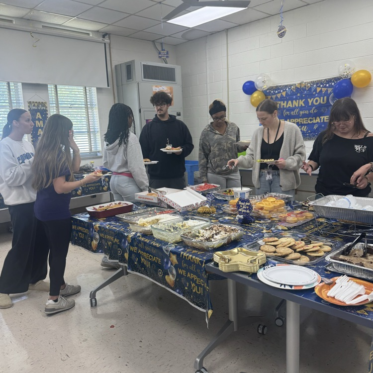 cpkcareercenter's tweet photo. Sweet treats and sweet moments! Thank you to Grassfield Baptist for providing goodies for our staff today. We also loved celebrating alongside our future teachers from Early Childhood Education! #CyclonePride  #TAW 💙💚 https://t.co/y8bJaCFVHi