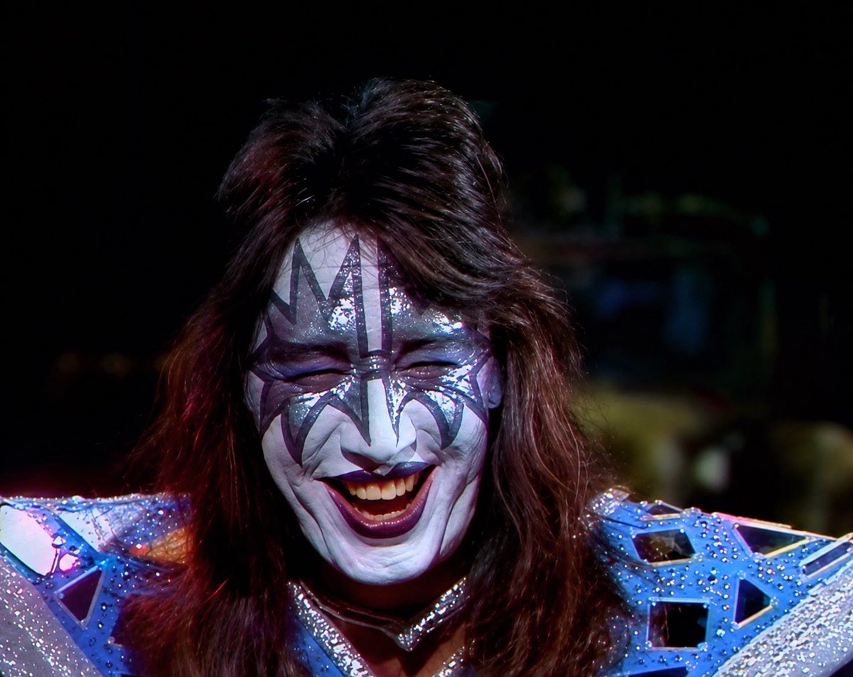 Today I thought a lot about you, my brother... our days and our laughter will be eternal!

#Kiss #KissArmy #AceFrehley 
#Rock