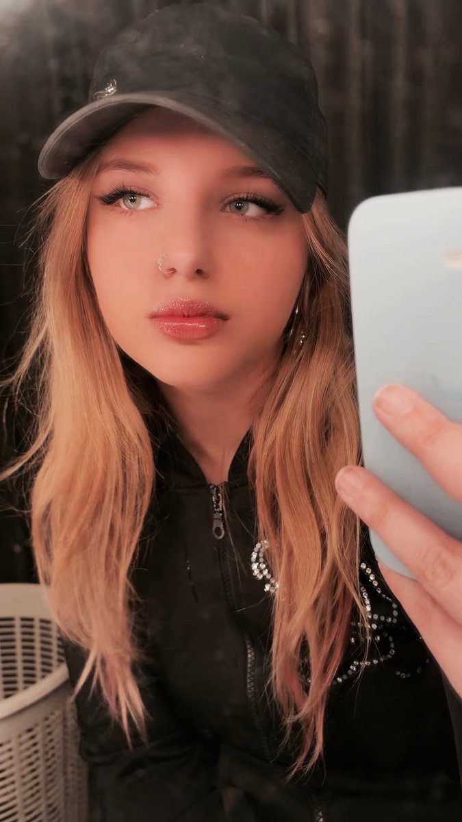 Goddess Cait tweet media