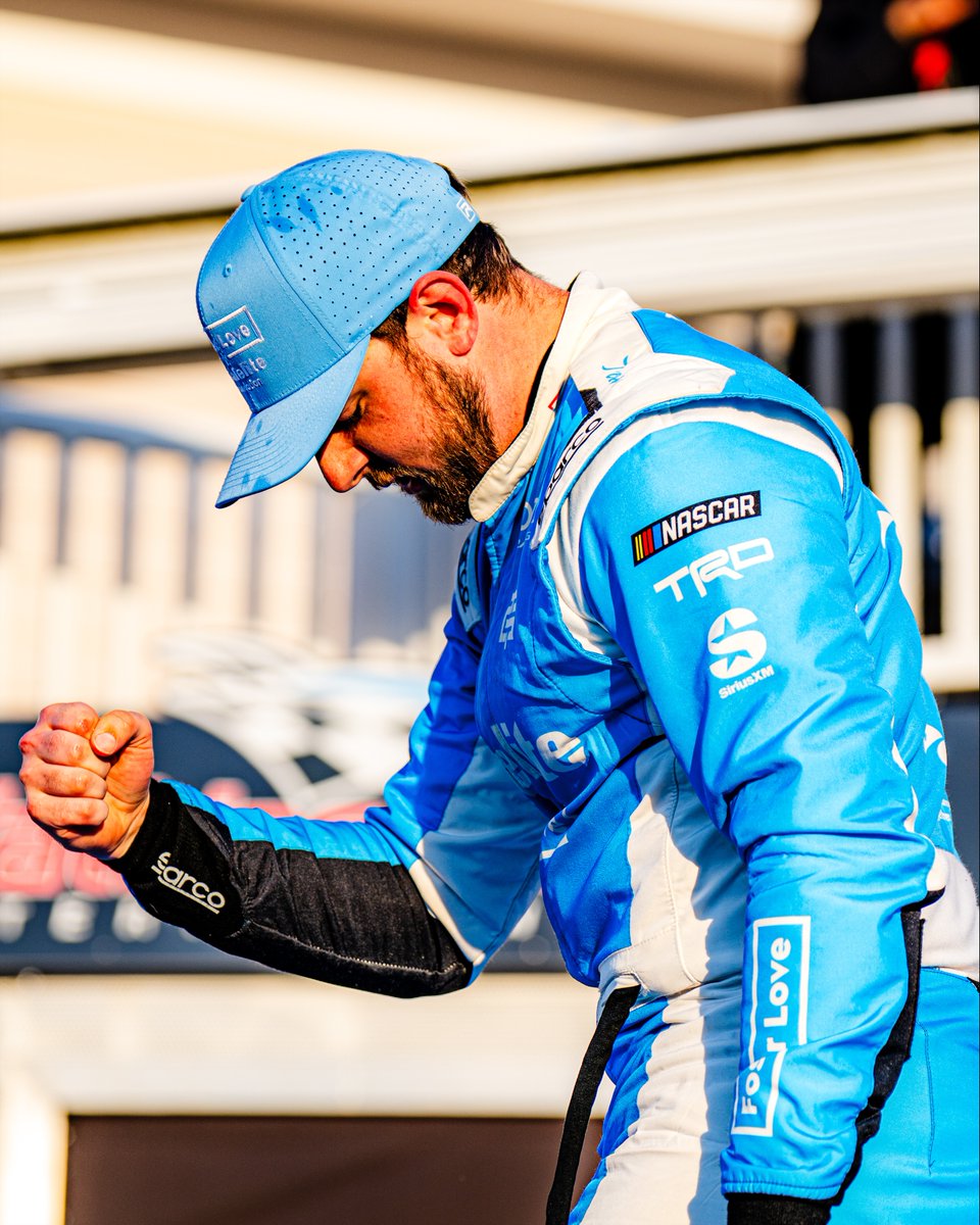 NASCAR CRAFTSMAN Trucks tweet media