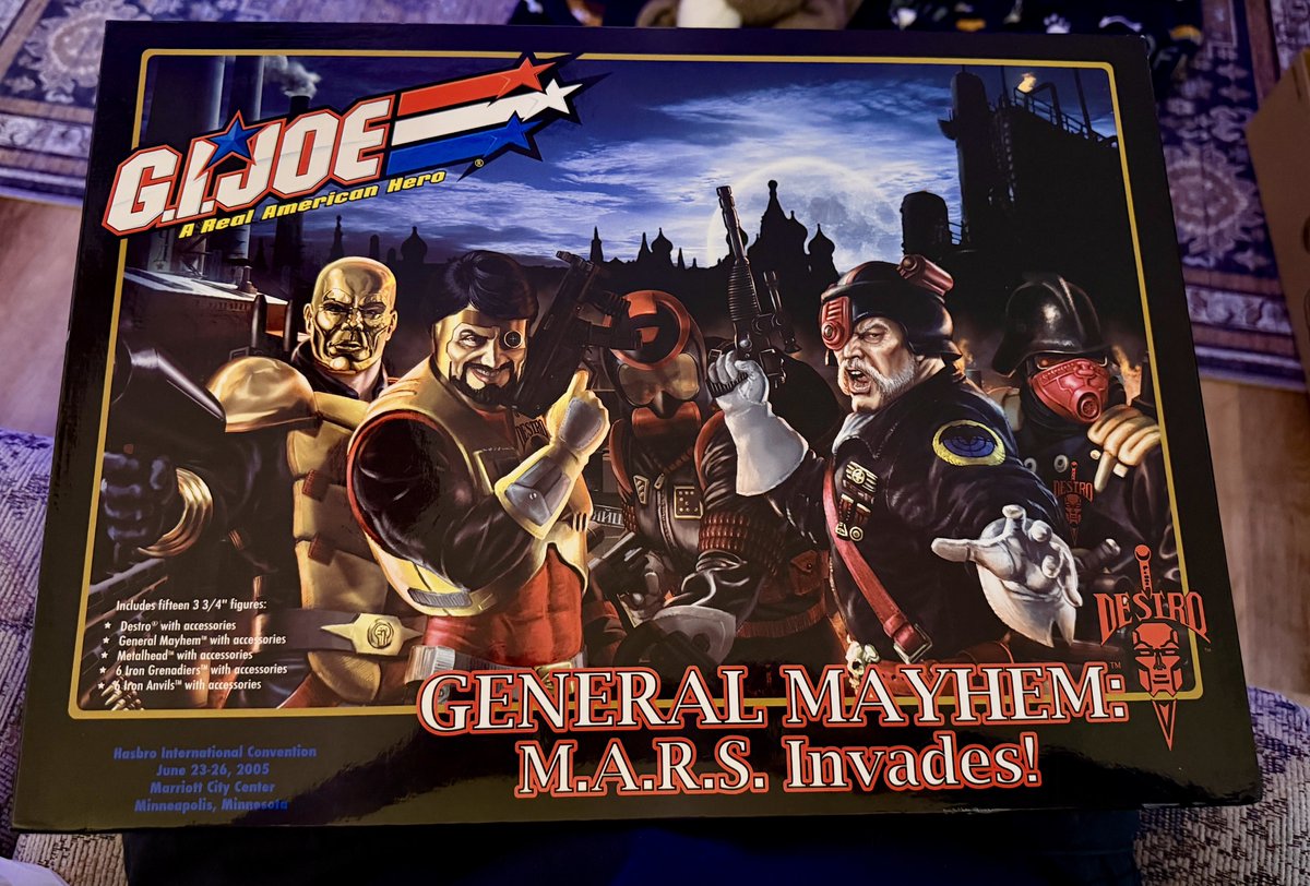 Rollout1984's tweet photo. Scored this 2005 GI Joe convention General Mayhem set today. Complete with COA, patch, pin, file cards and convention program.
#yojoe #cobra #oring #destro https://t.co/wYfGTsMJdj