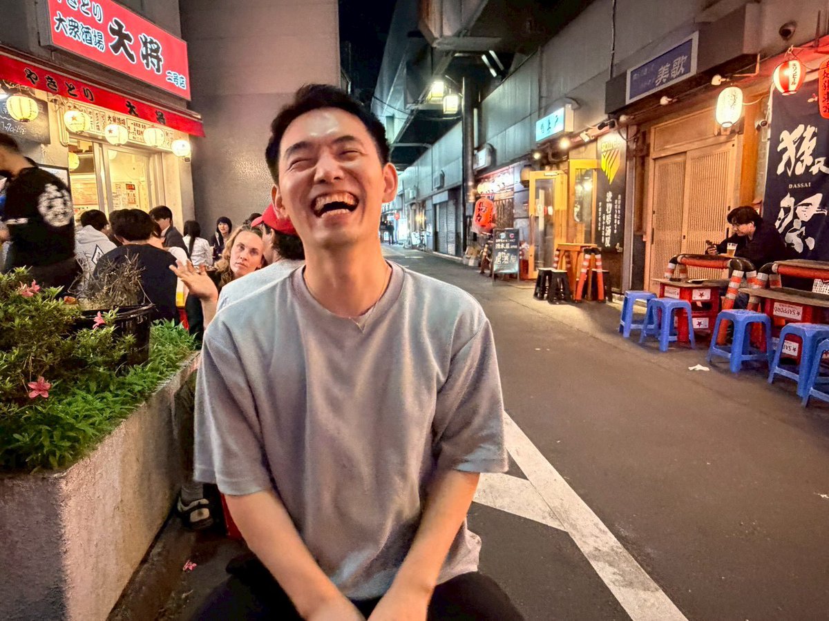 ikkun_0412's tweet photo. 友達と初のサシ飲み🍻
外飲み気持ちよかったし楽しかった！
歳下からポージングの指導を受けたので供養🙏 https://t.co/BCAxTtHhK3