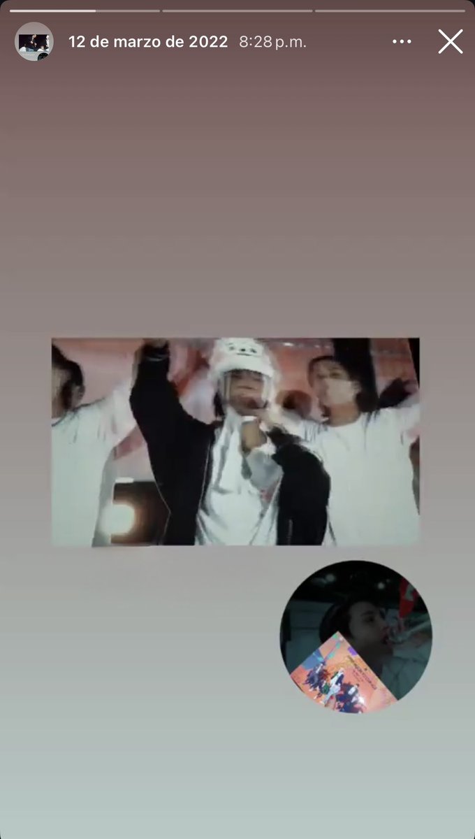 MMxrirs's tweet photo. Weeeey mi hija y yo fuimos al cine en el 2022 a ver su concierto de #BTS Permission to Dance on Stage - Seoul , y ahora pues ni como llevarla al de GNP! :( https://t.co/ud4TGIMlHR