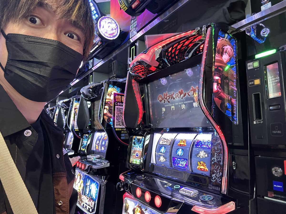 梶*大様 ブセファランドラsp.キングデビル　群生株　特大株 ブセファランドラsp. キングデビル - メルカリ