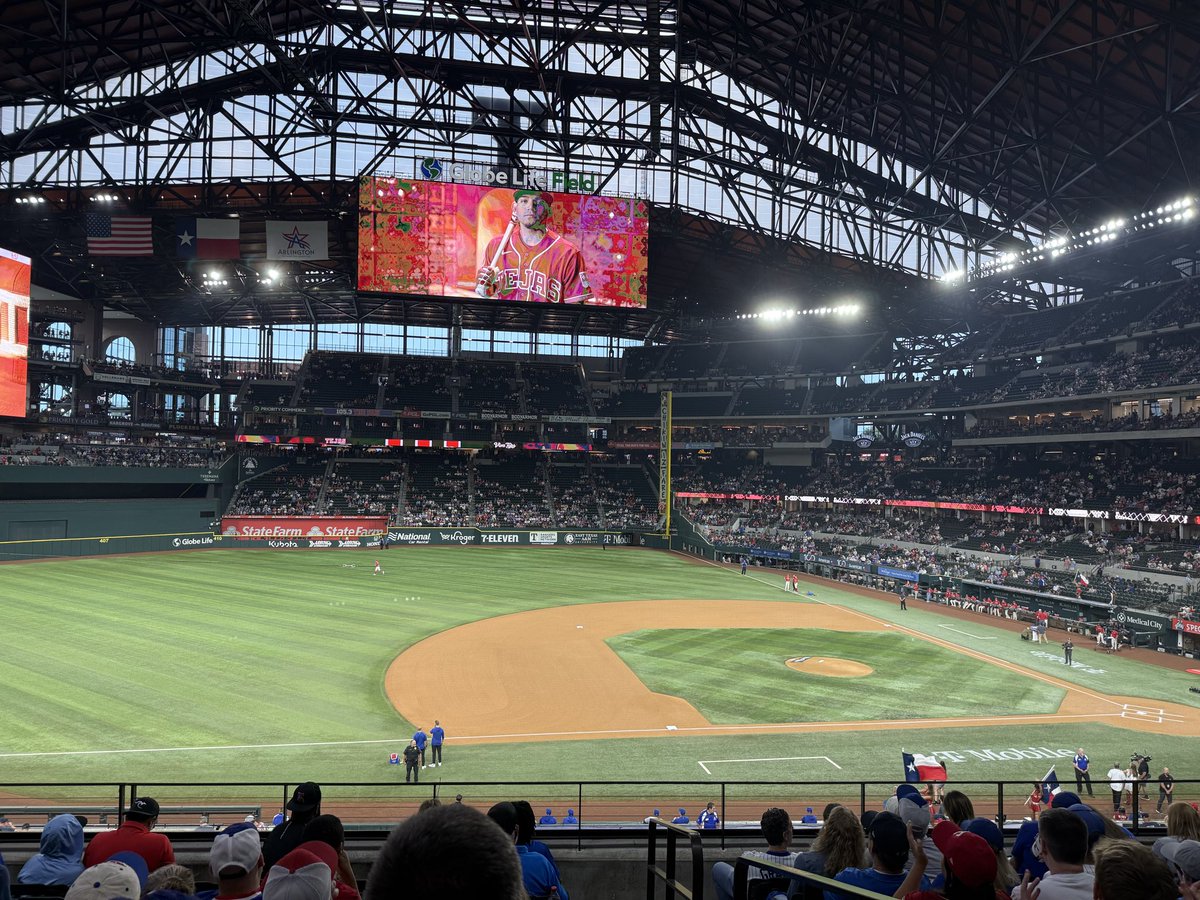 BTwentyFour1's tweet photo. @Cubs Let’s Go Cubbies! https://t.co/gbv328i65c