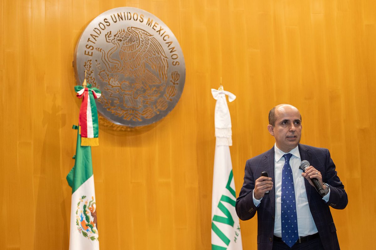 QuadrantMX's tweet photo. #ClientesQuadrant | Acompañamos a Carlos Cataño, Notario 51 de la CDMX, al “Foro Notarial y Fiscal Inmobiliario”.  

En #QuadrantMX reconocemos la importancia de generar conversación en foros donde los clientes comparten su visión, experiencia y compromiso con los retos del país. https://t.co/MGjMAWOR4C