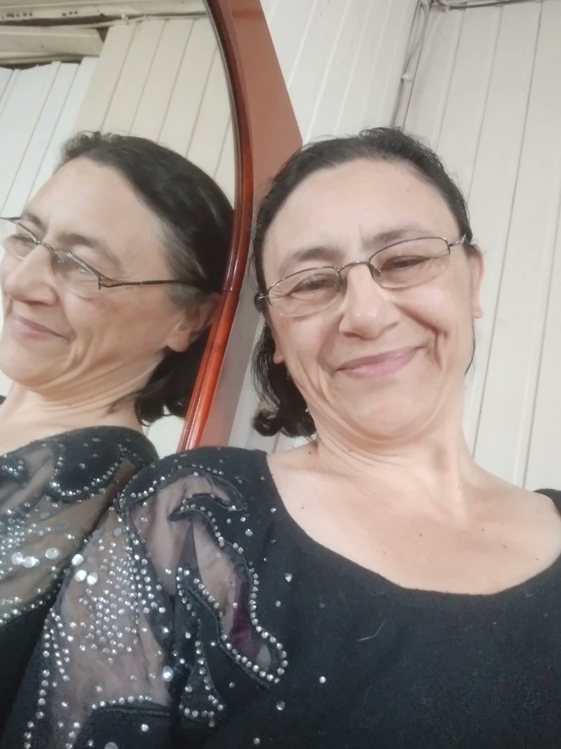 Sou solteira, posso te mandar uma mensagem direta?