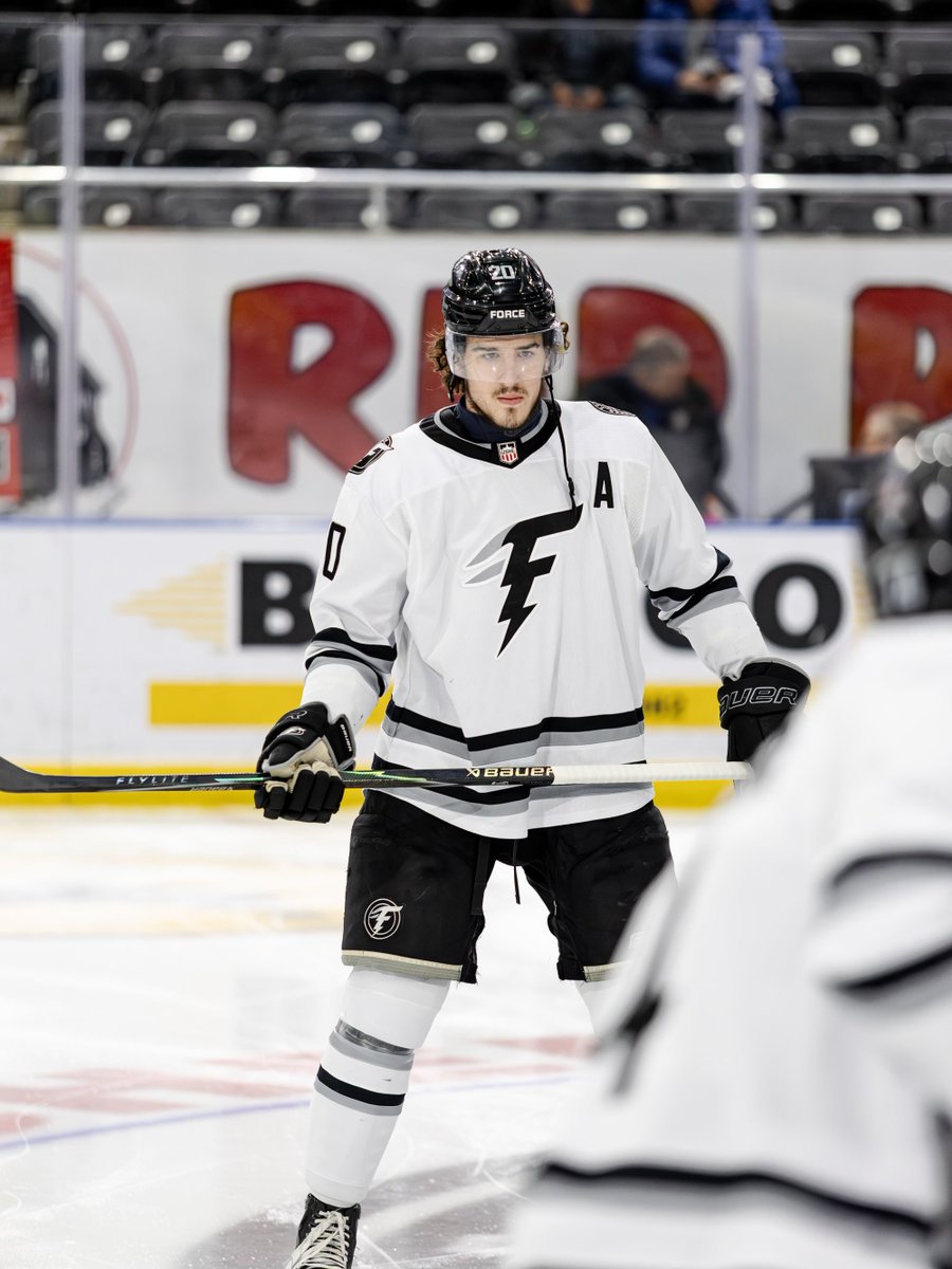 FargoForce's tweet photo. go time⏰

#ForceNation⚡ | #USHLPLAYOFFS https://t.co/F3v1EuoMoz