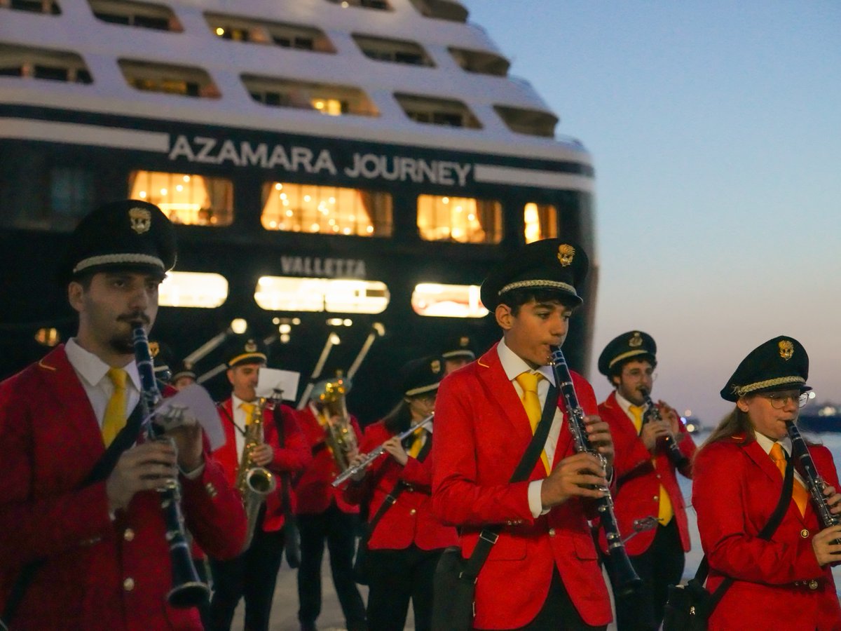 Azamara tweet media