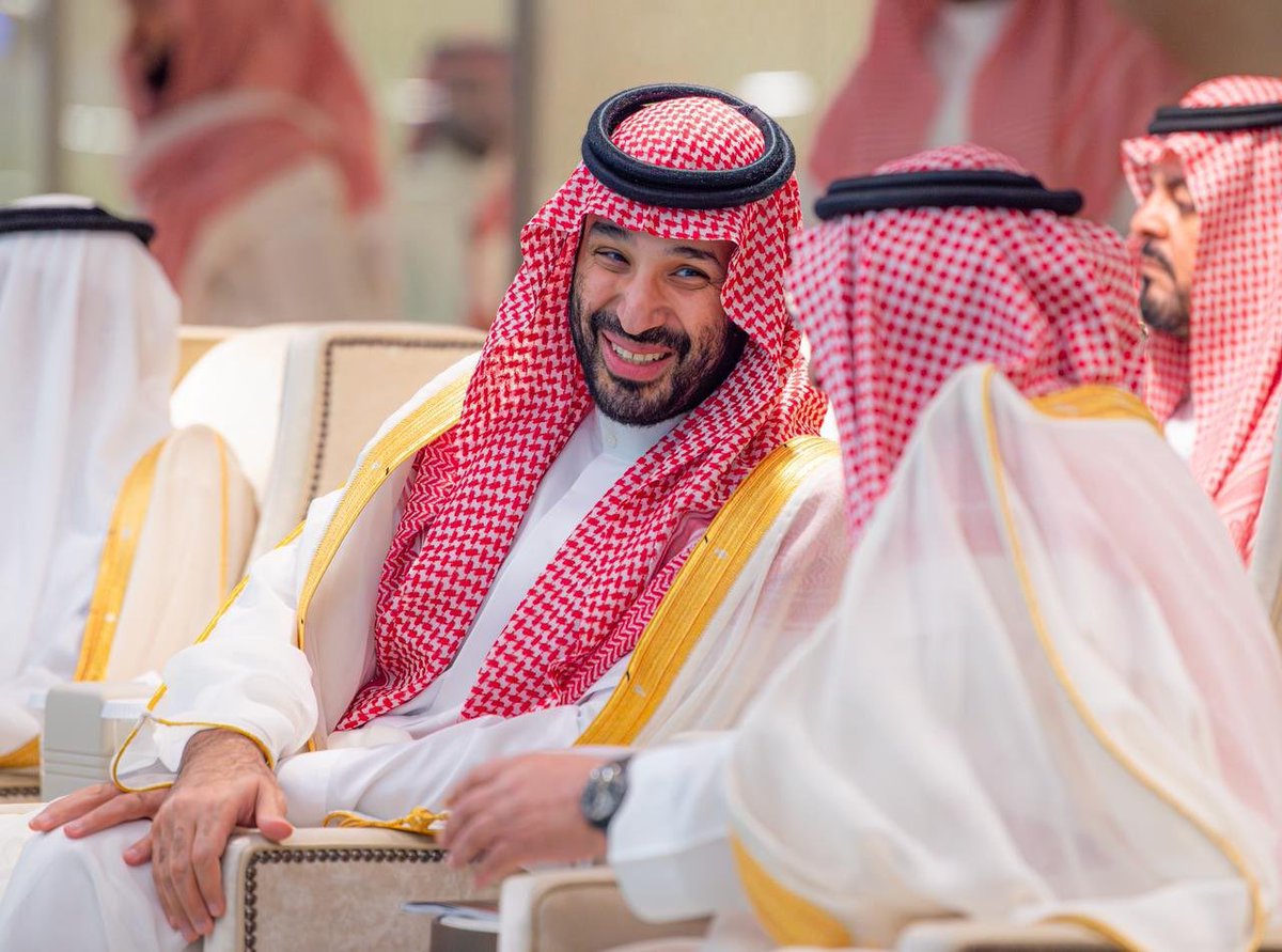 DMbbp's tweet photo. #ولي_العهد_يشرف_نهائي_كأس_الملك 

إجتمعت فيه .. الهيبة والتواضع 
والعدل و الأخذ بحق الضعيف 
وإحترام شعبه .. لذلك نحبه. 

حاكم إبن حكّام. https://t.co/7Po1HpoC6i
