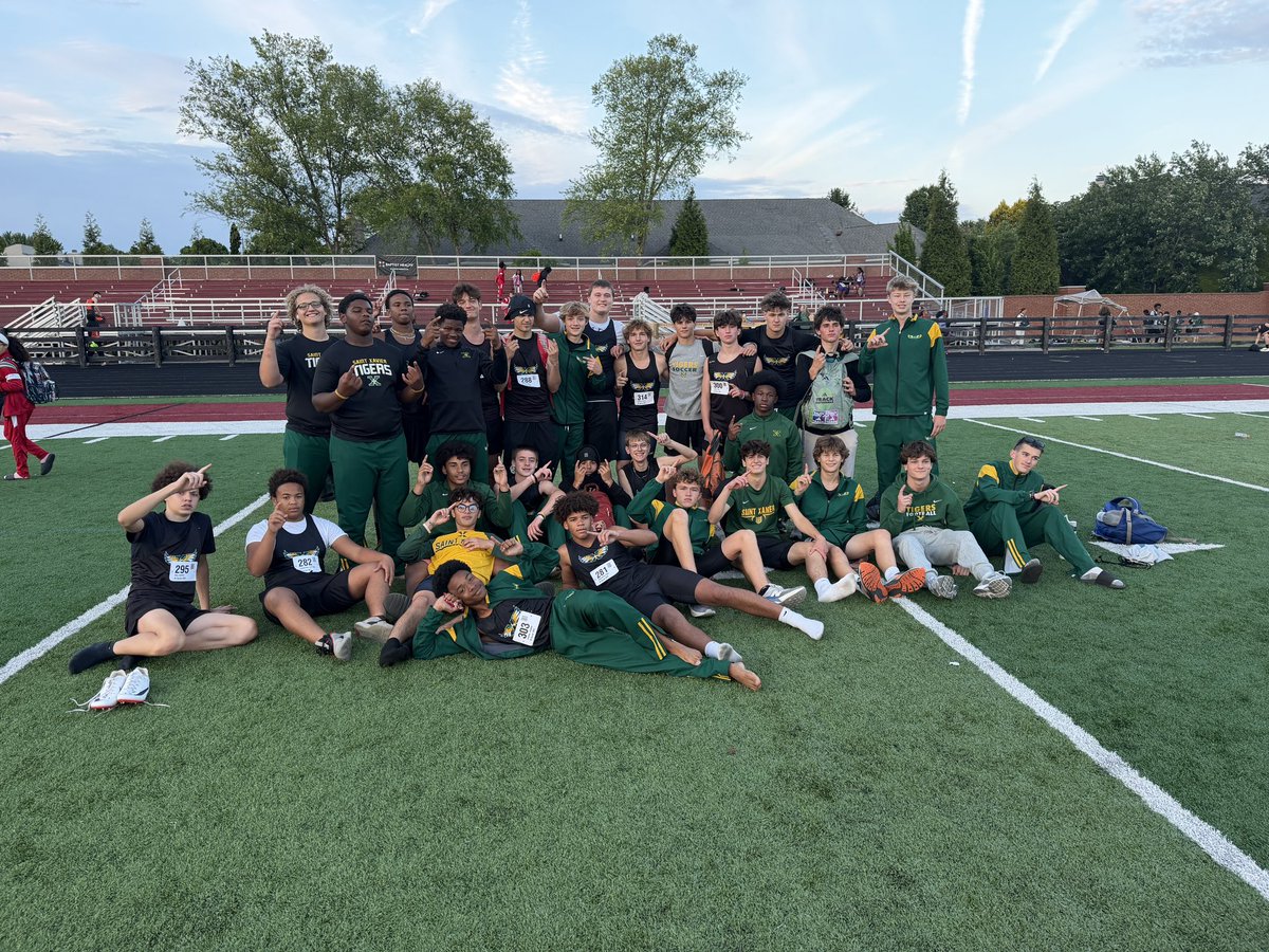 StXTigersXCTF's tweet photo. The Freshman Tigers win the Metro Freshman Championship! 🐅🐅🐅
#WeAreStX https://t.co/rSUUgNTA7v
