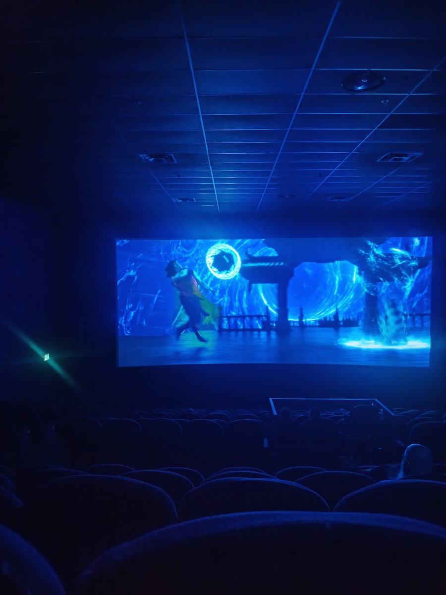 facedebarbe's tweet photo. Je suis allé voir Mortal Kombat 2 cette après-midi j'ai passé un très bon moment #mortalkombat2 https://t.co/tTn6k90LJb