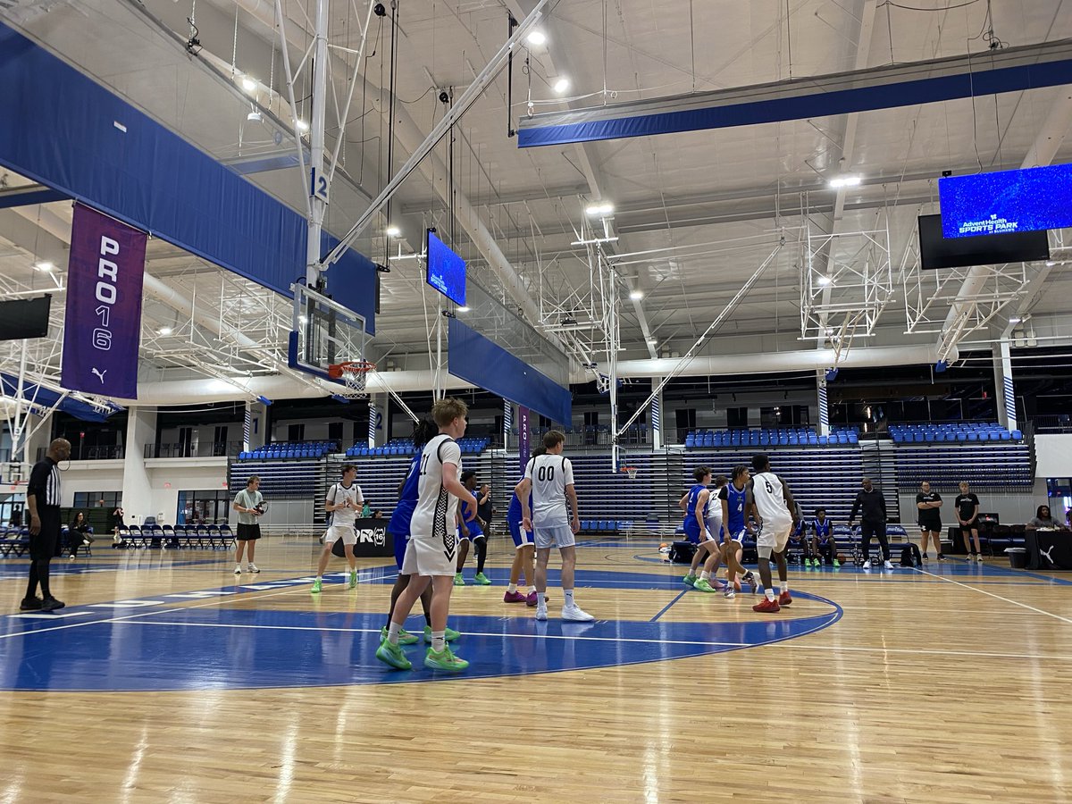 ChasePeckinpau1's tweet photo. Already underway in Kansas City to watch @MOflight2026 &amp; @JBsupreme01 

2 15U squads competing on Friday night. https://t.co/r8SFXA0DMd