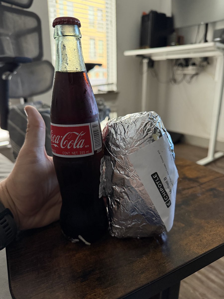 sparton13984's tweet photo. @ChipotleTweets , this is $18.35? Don’t think I’ll be coming again. https://t.co/BktKt7JGGr