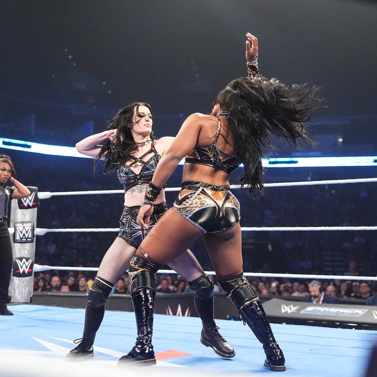 I'm back to take what's yours. ✗ NOT @Saraya tweet media