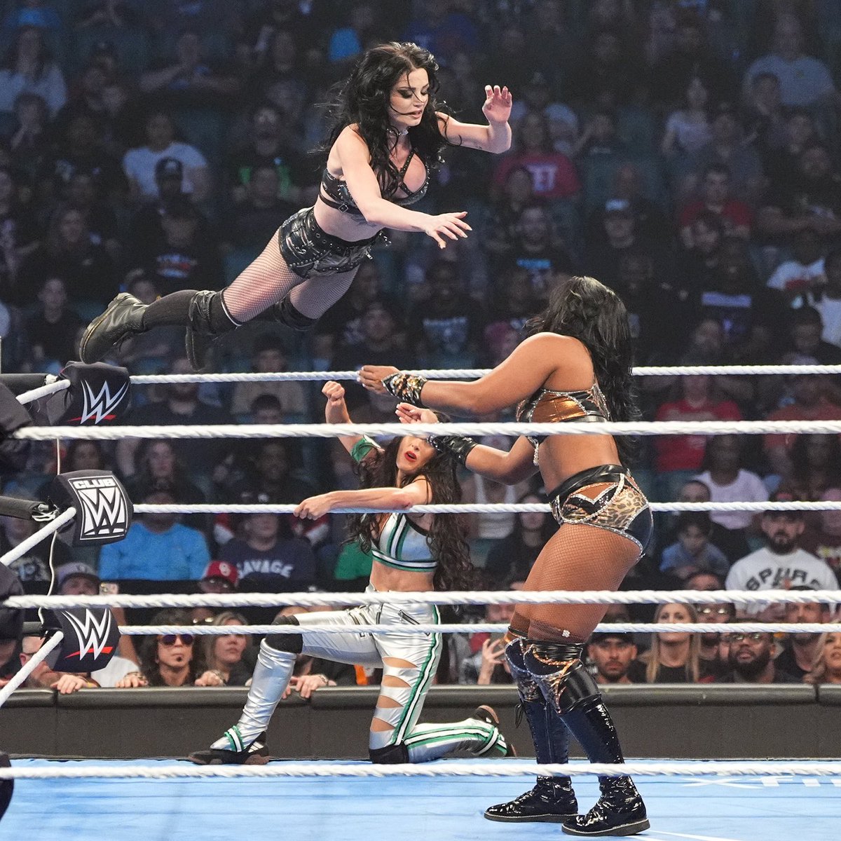 I'm back to take what's yours. ✗ NOT @Saraya tweet media
