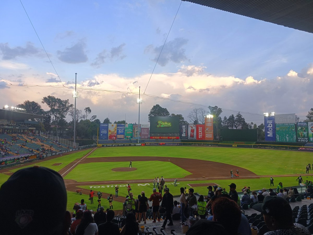 Alguien por el estadio?