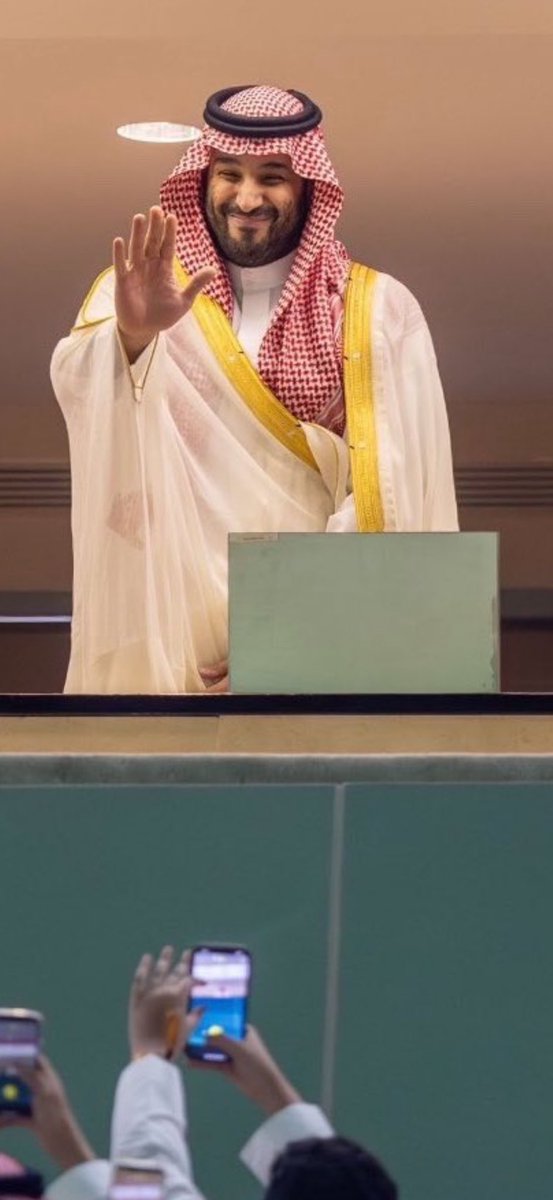 eng_hossam1992's tweet photo. لا صار في شرع ربي معصيتكم حرام
لكم ولانا من أكبر شيخ لا أصغر ولد

اللي عطا الشعب ما يملك من الاهتمام
نعطيه كل العمار من المهد لـ اللحد

حنا معك يا #محمد واعتبرنا حزام
الله يديمك حزام ودرع جنب وسند

#محمد_بن_سلمان‌ https://t.co/aTGTDZLR4b