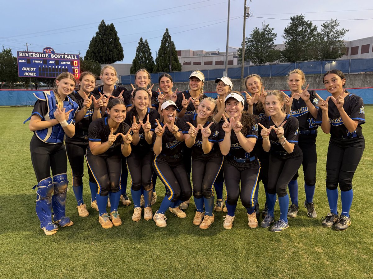 Fort_Mill_SB's tweet photo. Huge playoff win bs Riverside! 

Yellow Jackets will travel to Indian Land Monday for the next round.

🕑6:00pm 

BE THERE https://t.co/VFrhTyhQdE