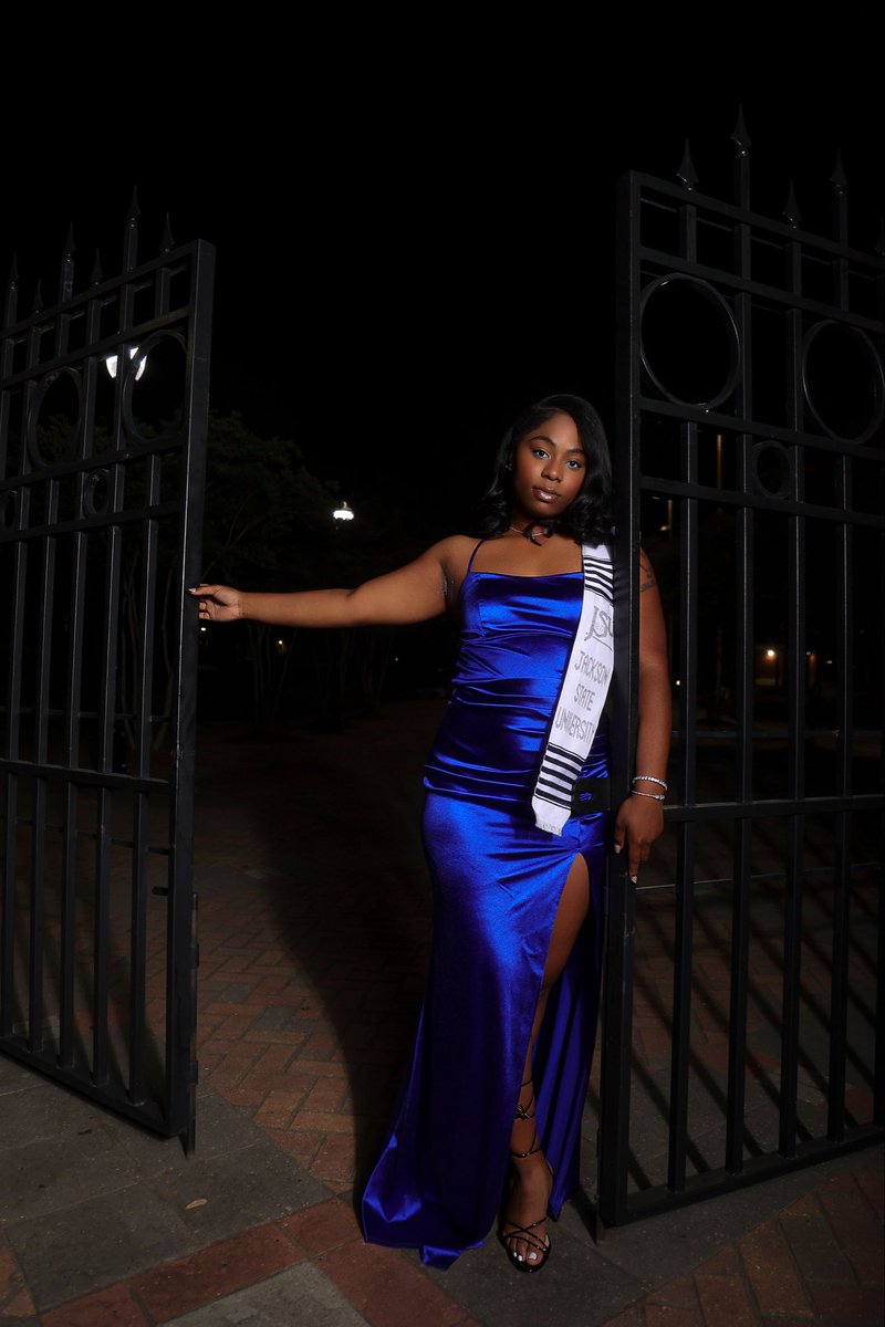 thats_swill's tweet photo. Still canβt believe it π΅βπ«
#hbcugrad
#jsugrad thankkkkya https://t.co/4xkjjUu6Nk