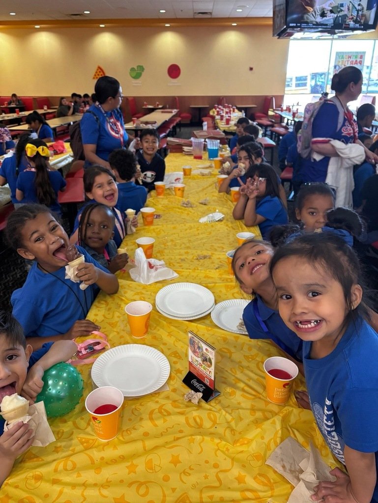 SagelandMicroES's tweet photo. Our Pre-K Scotties had a blast on their field trip enjoying ice cream and making sweet memories! π¦π
@SagelandMicro @AVillanueva_AP
#PreKFun #FieldTrip #Scotties #SweetMemories https://t.co/IMgTtkpMjj