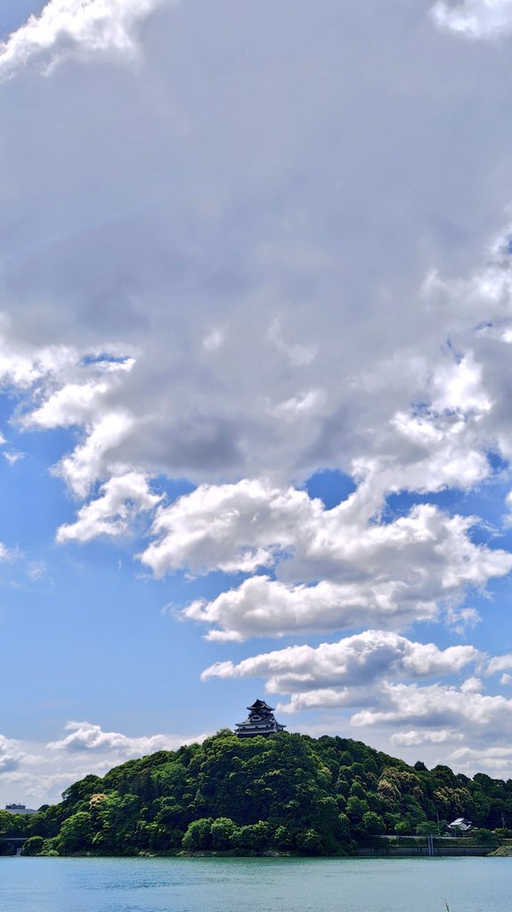 isa_1313's tweet photo. Inuyama castle today
今日の犬山城　少し風がありますが爽やかな感じですねぇ⛅️😊🏯 #犬山城 #犬山 #Inuyama #Inuyamacastle https://t.co/RmKLwLQ4R1