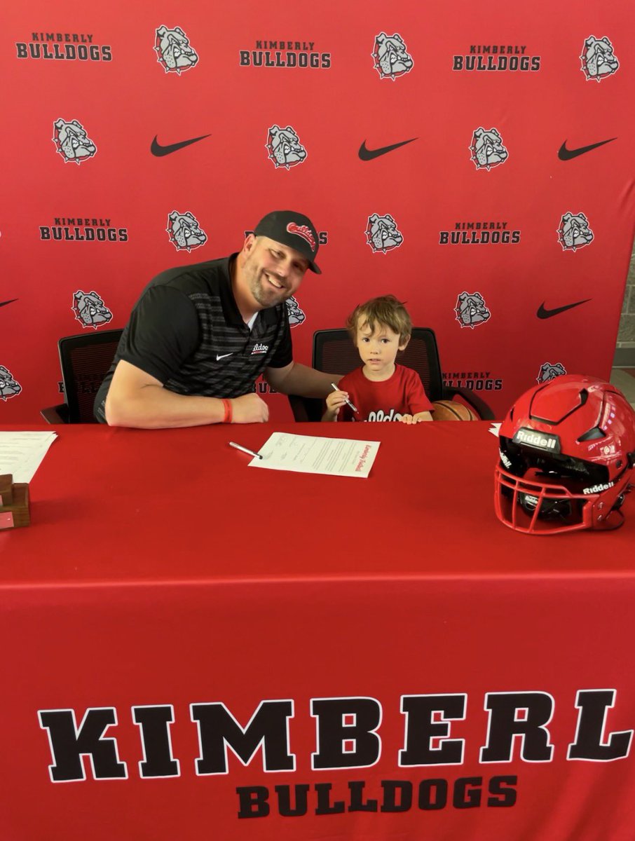 Coach_Chavez's tweet photo. He’s officially a Kimberly Bulldog! Class of 2040 https://t.co/aHTfieGyAp