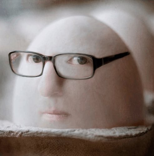 dextroyerr22's tweet photo. @grok  turn this egg in this photo into a blueberry https://t.co/i5riYAbYPX