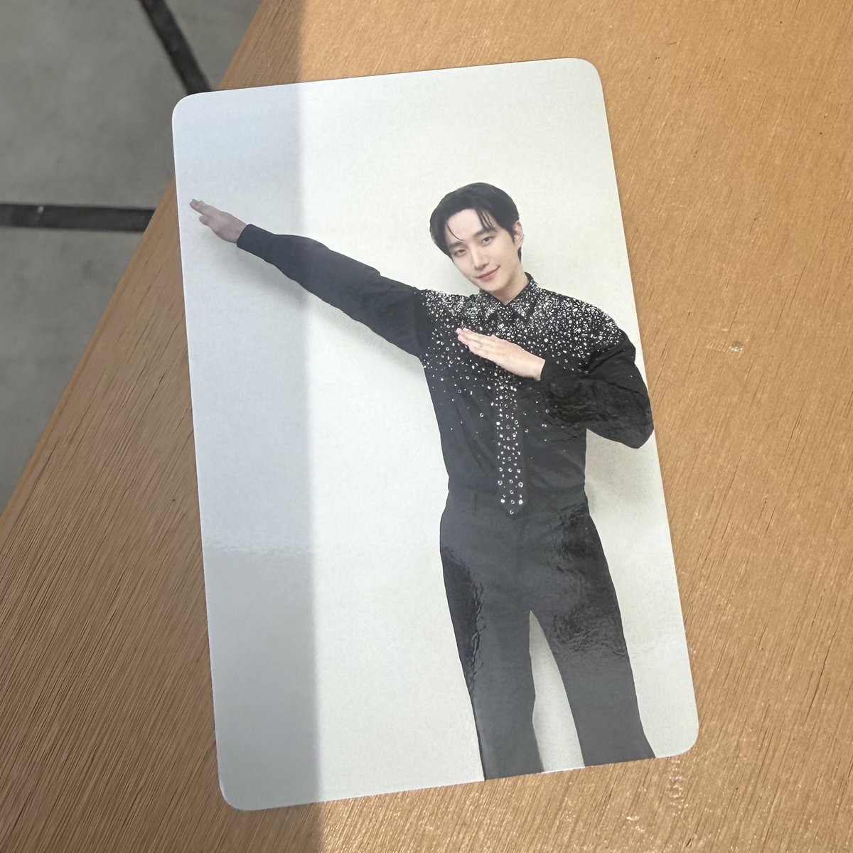 cocokumam's tweet photo. 260509 
2PM Japan 15th Anniversary Concert
"THE RETURN" in TOKYO DOME
オフラインrandom Photo Card。
 fanの方が撮らせてくれました💛ありがとうございます🤍
🐧メッセージ
大切なのは今　　ジュノ♡
沁みる😭

#2PM
#2PM_THE_RETURN
#THE_RETURN_TokyoDome https://t.co/aHRV4FgGAb