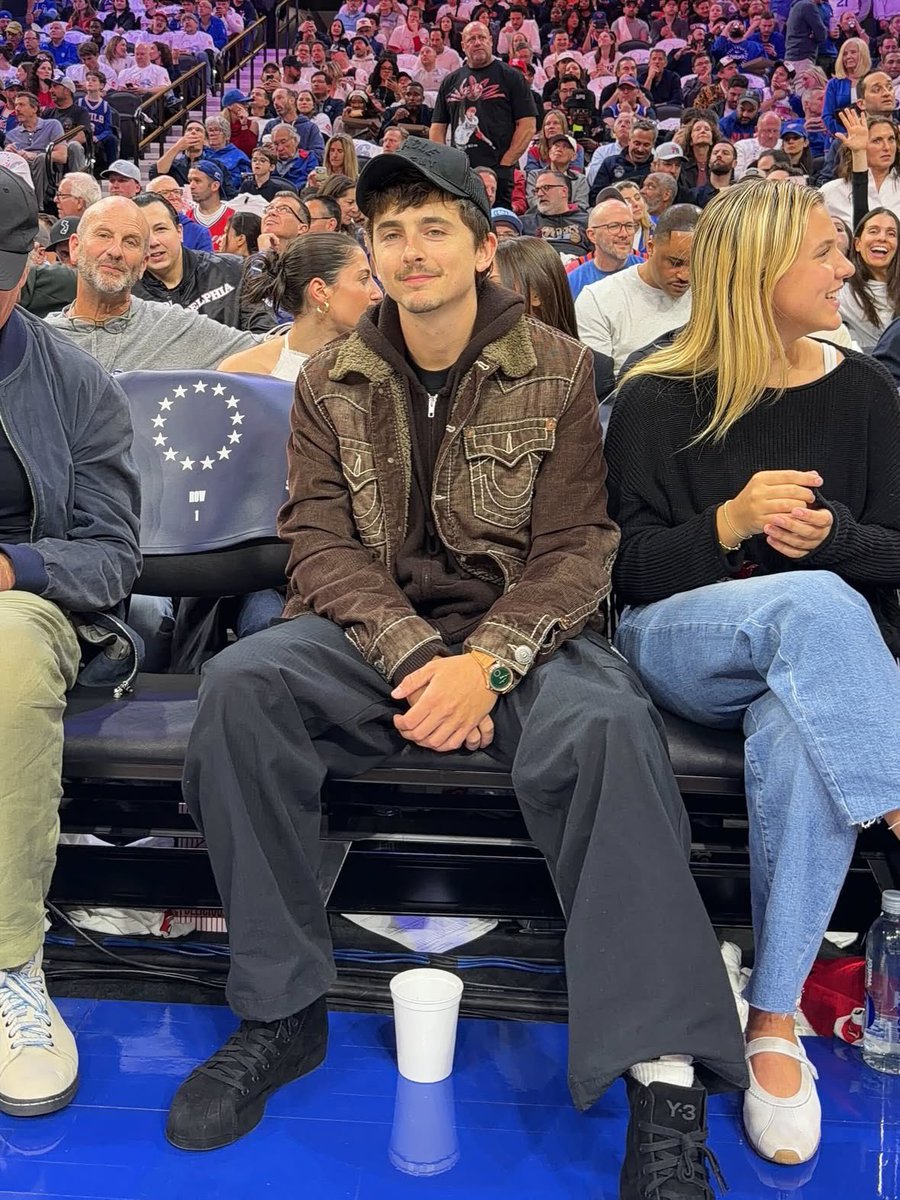 Timothée Chalamet Updates tweet media