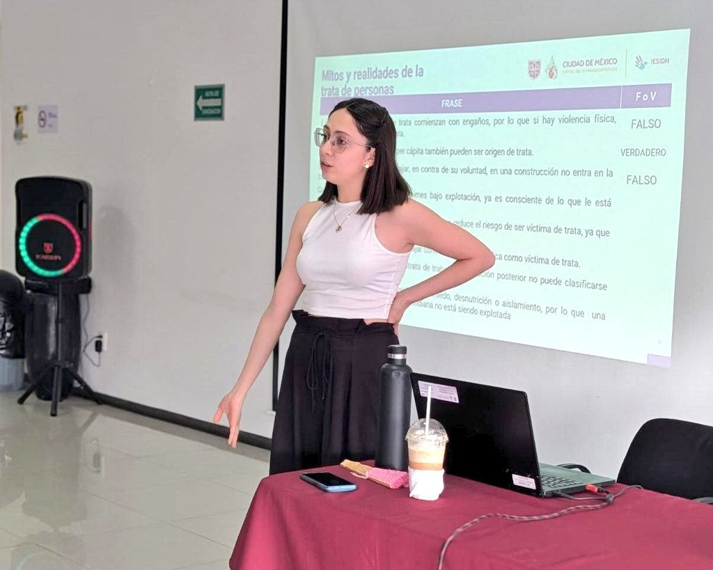 PDHCDMX's tweet photo. Como parte de las acciones de preparación rumbo a la Copa Mundial de la FIFA 2026, el día de hoy impartimos una capacitación sobre prevención y detección de trata de personas al personal del área de Concertación Política de @SeGobCDMX.

Ante el incremento de movilidad y visitantes por este tipo de eventos deportivos, fortalecer la detección temprana y la actuación institucional resulta fundamental para prevenir situaciones de explotación y proteger a posibles víctimas.

¡Haz equipo contra la trata! #CDMXContraLaTrata