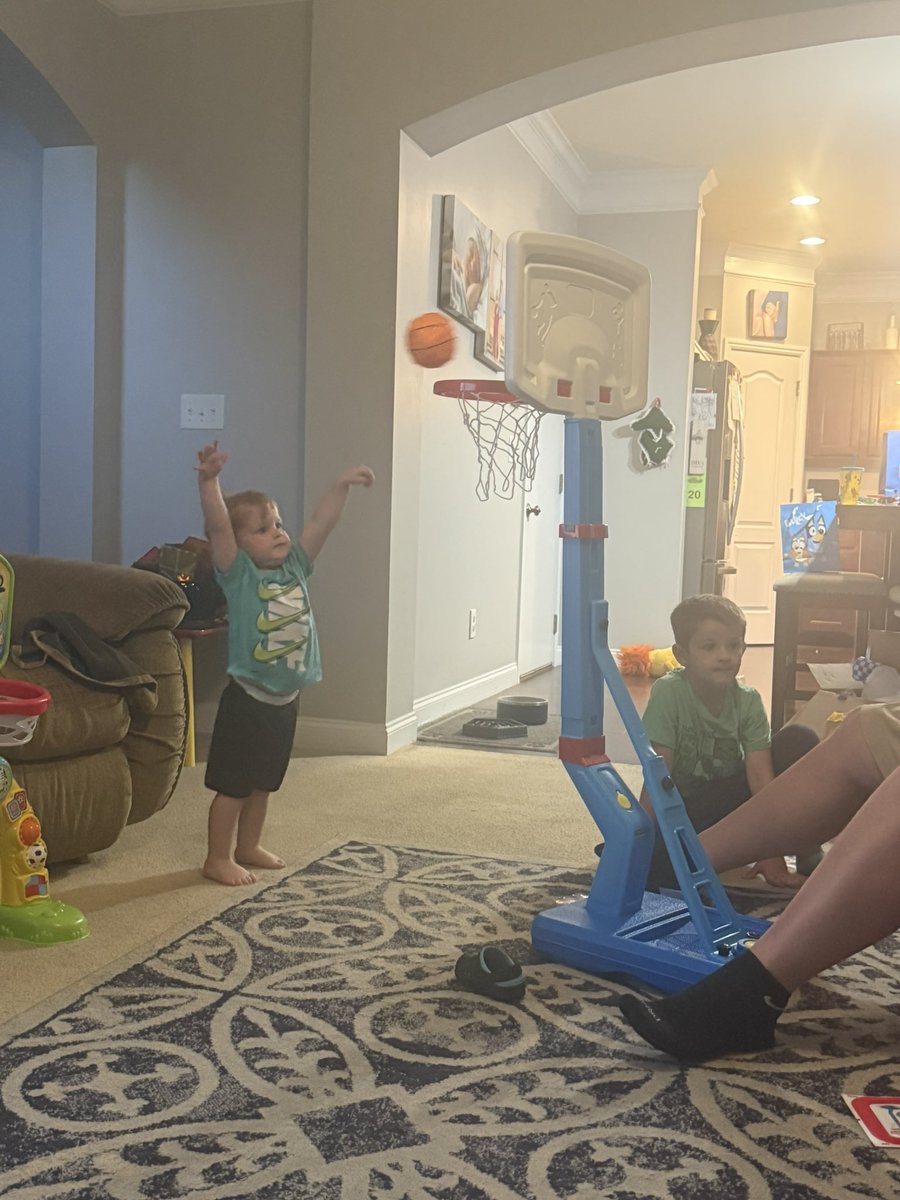 kwc55's tweet photo. Gotta work on the follow through https://t.co/4gkbdCGPvU