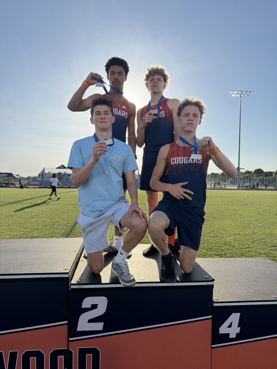 dchs_track&field tweet media