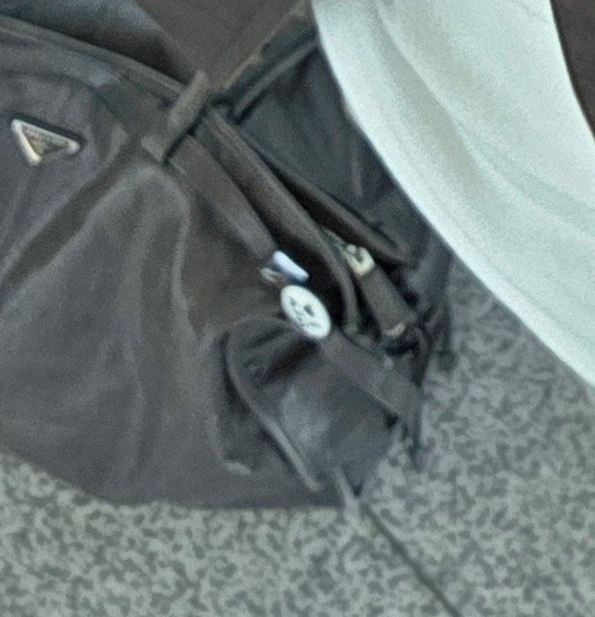 myseokryudan's tweet photo. matthew and his "I 🖤 GIA" badge!!! i'm happy he still has it since last year 🥹 https://t.co/OXkxSaZ6Mh