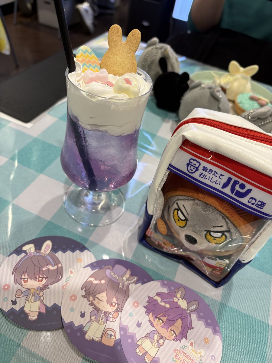 Qsyogun's tweet photo. アニカフェのシステム変わっててビックリした。コースター選べるんや…！
この勢いでランダムグッズもやめようか！ https://t.co/yNZzMNkVEm
