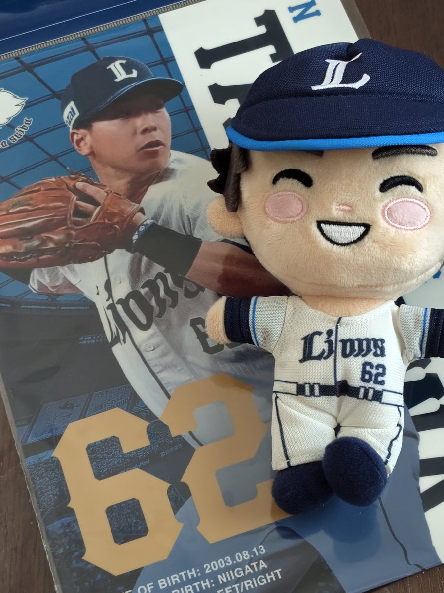 saichan_li49's tweet photo. 昨日はいい試合でした⚾
楽しかった！
オンラインで売り切れだった夏央くんの下敷き購入できて嬉しい😊
秋山さん以来の下敷き😆
早速クリアファイルに入れて使用します👍
#seibulions
#滝澤夏央 https://t.co/CHszSbOmsz