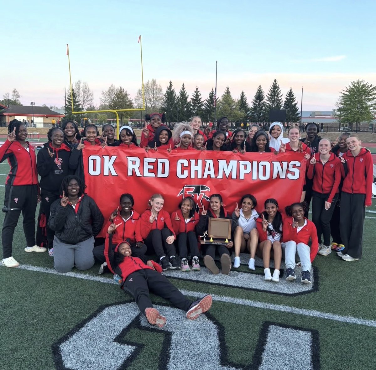 AaliyahBailey09's tweet photo. OK RED CONFERENCE CHAMPS!! Let’s Go Falcons!!! 💪🏽❤️💨 🔥 @ektrackandfield @eksports_org https://t.co/e2F66j5vdq