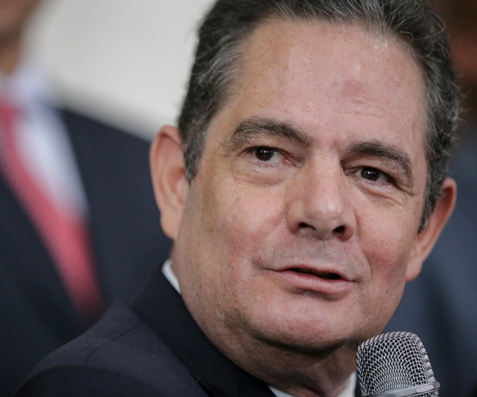 NotManizales's tweet photo. Fallece el exvicepresidente colombiano Germán Vargas Lleras, una figura prominente de la derecha del país, debido a complicaciones de salud a los 64 años de edad. https://t.co/gbjhhVrMdC