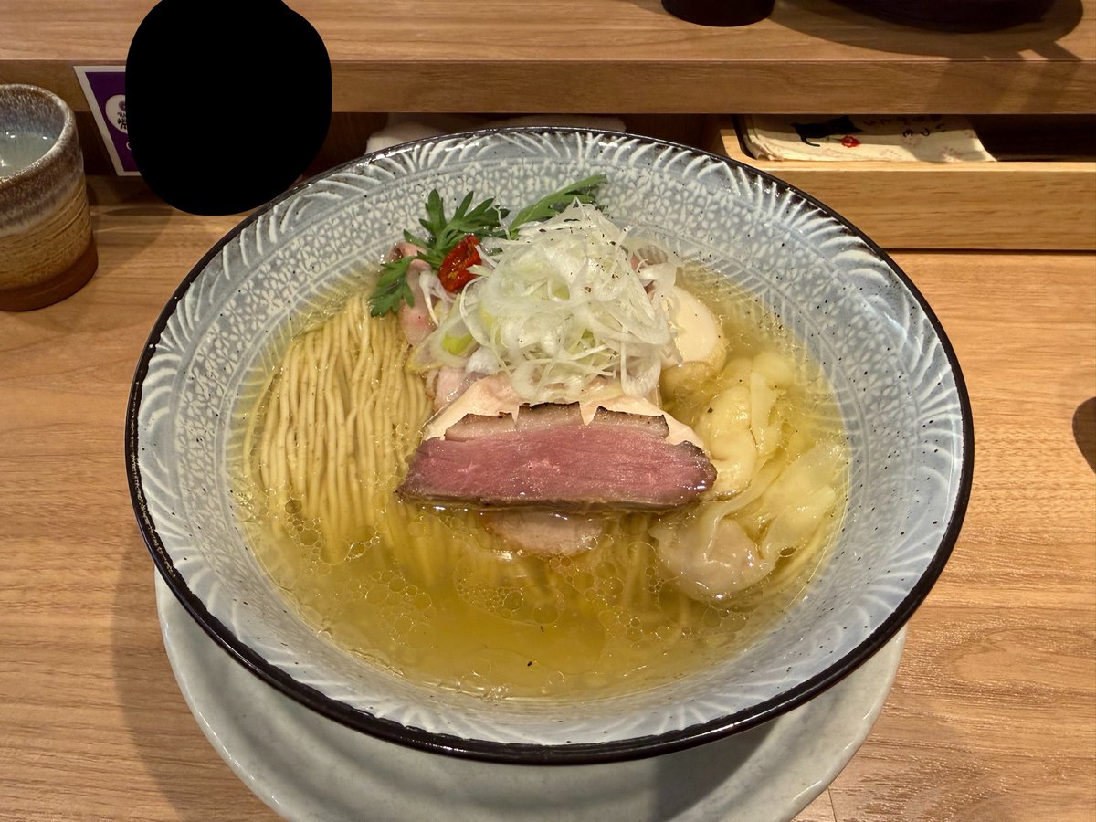 よんな tweet media