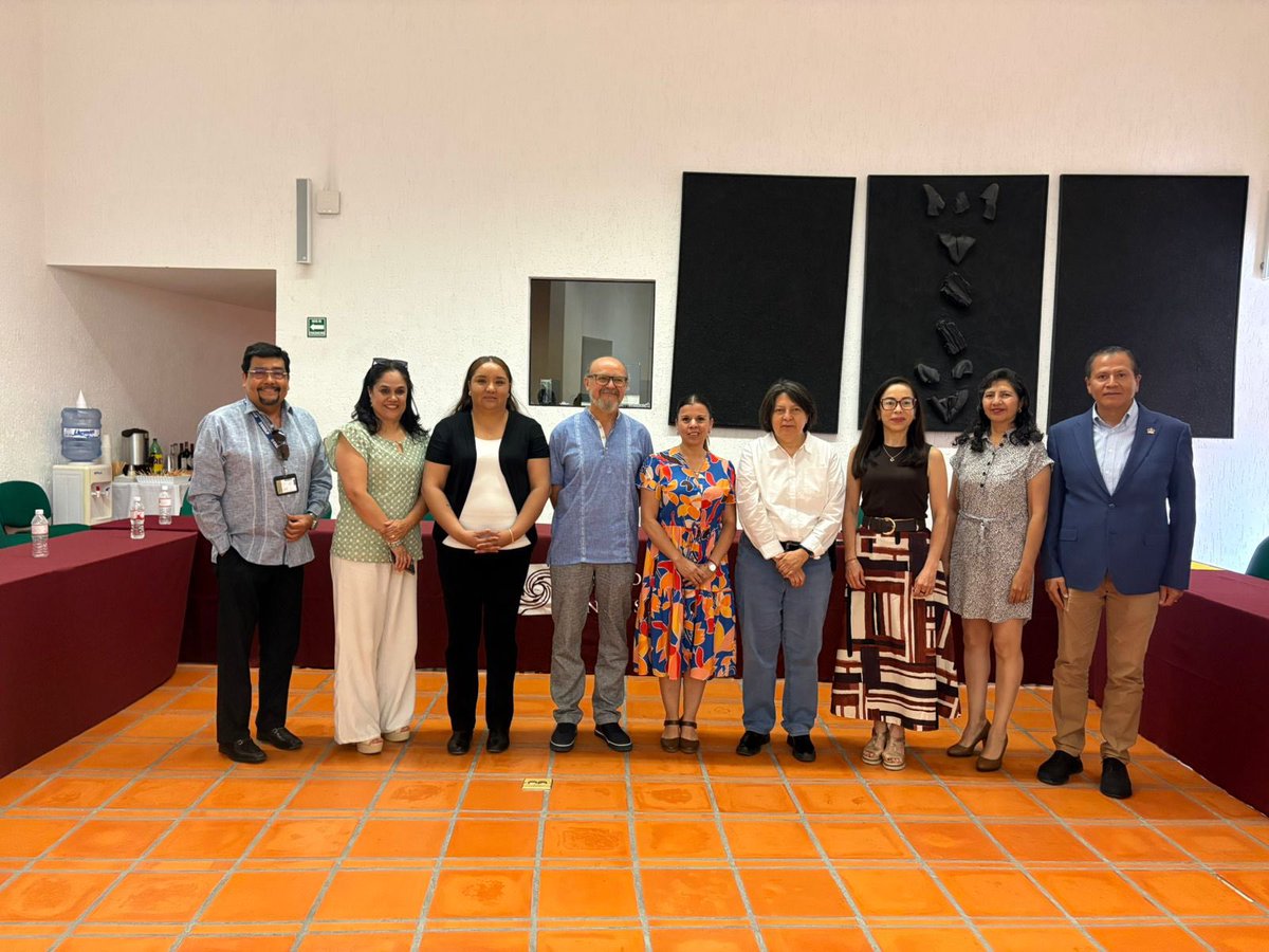 FCC_UASLP's tweet photo. ✍🏼 Nos sentimos muy contentos por refrendar el convenio de colaboración con @el_colsan, a través del cual estrechamos lazos para la realización de proyectos conjuntos que contribuyen al desarrollo de la investigación, la comunicación y la preservación del patrimonio audiovisual. https://t.co/LrNjm7ebqU