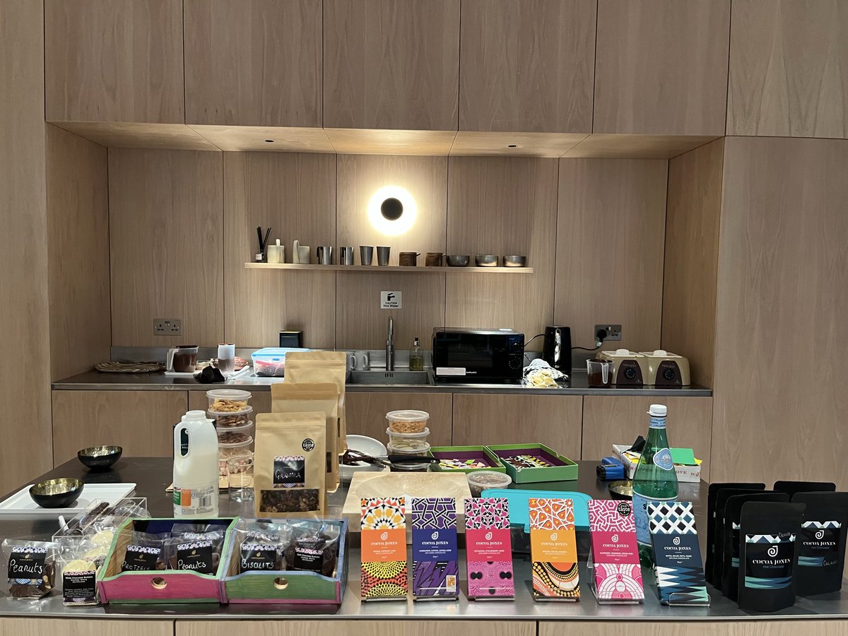 CocoaJonesChoc's tweet photo. The Blossoms is a stylish new development, less than 5 minutes from East Croydon, designed for people with busy lives. We were invited by our friends, East Croydon Cool, to host a relaxed gathering of new residents to taste chocolate from around the world and make bars. https://t.co/NDJ6r4qTYB